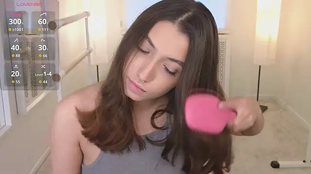 Snapshot of slow_flower chatting on 10.15.25 slow flower online show from 10.15.25