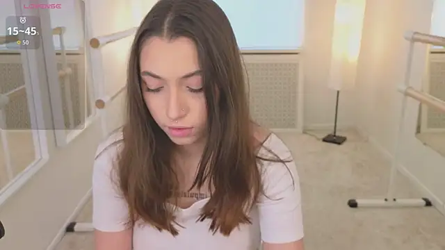 Snapshot of slow_flower chatting on 10.17.25 slow flower online show from 10.17.25