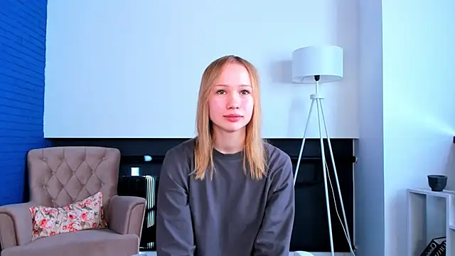 HayleyBessent online show from 09.30.25