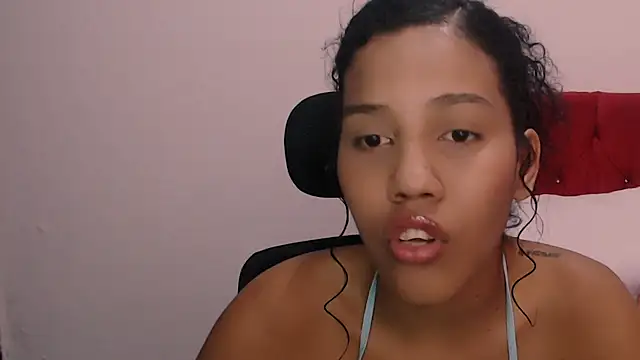 Snapshot of Tainara_ebony chatting on 10.11.25 Tainara ebony online show from 10.11.25