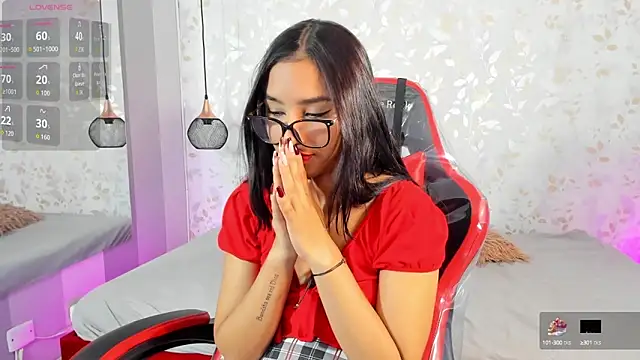 Snapshot of Luciaoregon chatting on 10.16.25 Luciaoregon online show from 10.16.25