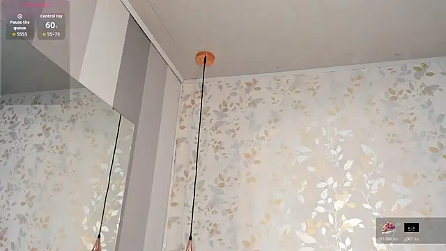 Snapshot of Luciaoregon chatting on 11.08.25 Luciaoregon online show from 11.08.25