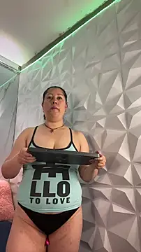 Snapshot of Marianasmitt chatting on 11.02.25 Marianasmitt online show from 11.02.25