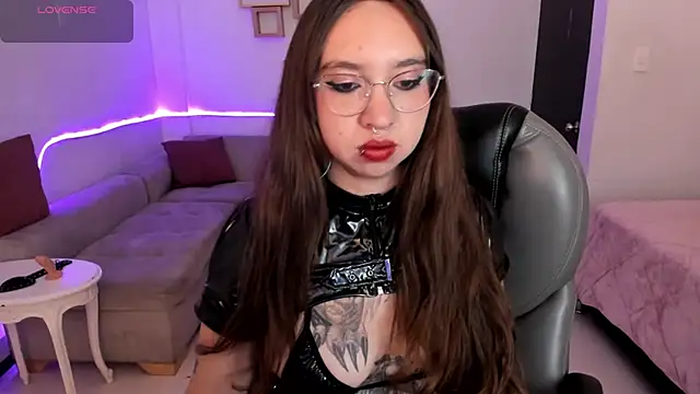 Snapshot of Scarlett__Cooper__ chatting on 11.15.25 Scarlett Cooper online show from 11.15.25