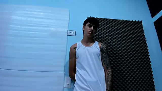 Snapshot of Liam_Brookss chatting on 11.05.25 Liam Brookss online show from 11.05.25