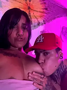 Snapshot of JoaoAndLexy chatting on 10.11.25 JoaoAndLexy online show from 10.11.25