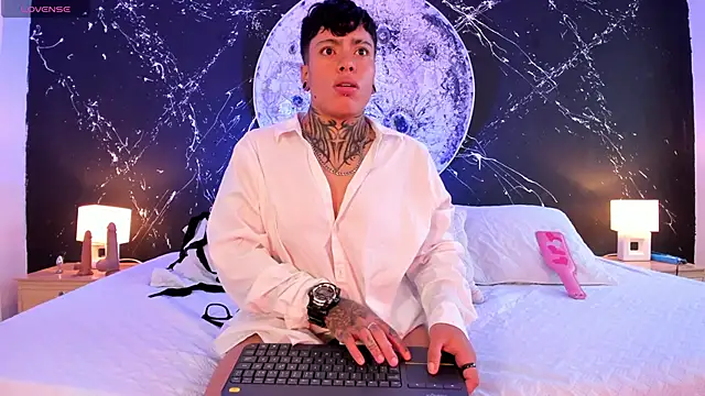 Snapshot of JoaoAndLexy chatting on 11.04.25 JoaoAndLexy online show from 11.04.25