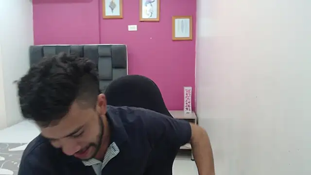 Juan FelipeX01 online show from 10.18.25