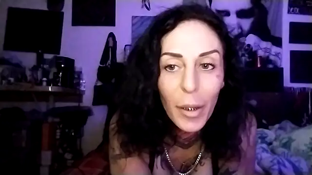 Snapshot of inkdhollow1 chatting on 10.07.25 inkdhollow1 online show from 10.07.25