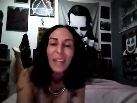 Snapshot of inkdhollow1 chatting on 10.19.25 inkdhollow1 online show from 10.19.25