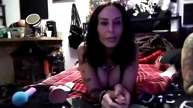 Snapshot of inkdhollow1 chatting on 11.12.25 inkdhollow1 online show from 11.12.25