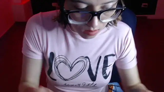 cristal hills 19 online show from 02.13.26