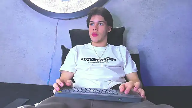 Lucian grey online show from 11.04.25