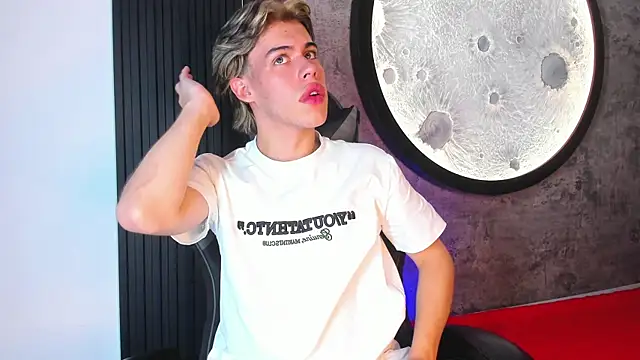 Lucian grey online show from 11.11.25