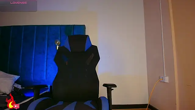 EthanConnor  online show from 10.17.25