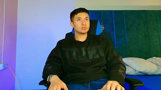 EthanConnor  online show from 10.18.25