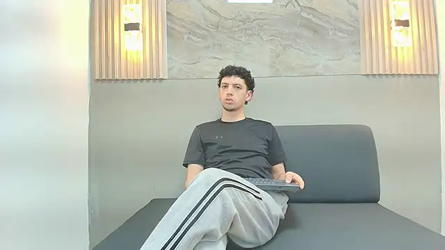 Snapshot of ISRAEL_GRAY chatting on 10.10.25 ISRAEL GRAY online show from 10.10.25