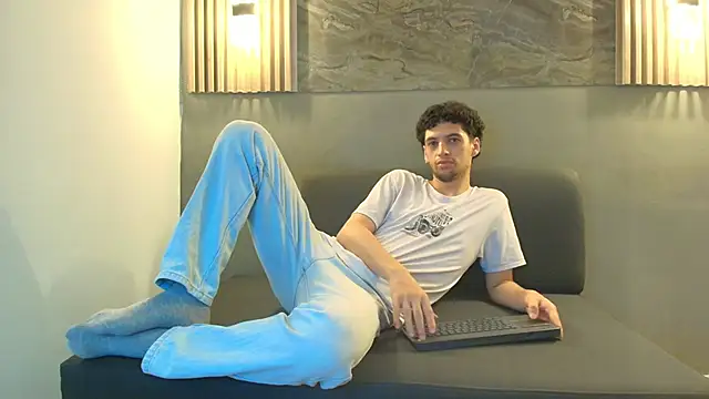 Snapshot of ISRAEL_GRAY chatting on 10.15.25 ISRAEL GRAY online show from 10.15.25