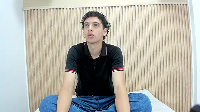 Snapshot of ISRAEL_GRAY chatting on 10.20.25 ISRAEL GRAY online show from 10.20.25