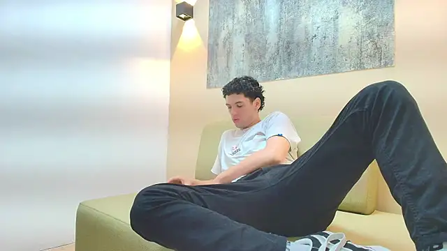 Snapshot of ISRAEL_GRAY chatting on 10.23.25 ISRAEL GRAY online show from 10.23.25