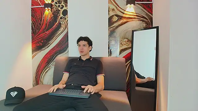 Snapshot of ISRAEL_GRAY chatting on 11.01.25 ISRAEL GRAY online show from 11.01.25