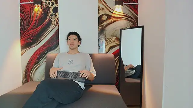 Snapshot of ISRAEL_GRAY chatting on 11.04.25 ISRAEL GRAY online show from 11.04.25