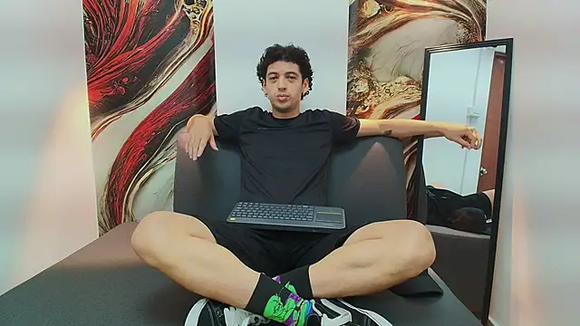 Snapshot of ISRAEL_GRAY chatting on 11.06.25 ISRAEL GRAY online show from 11.06.25