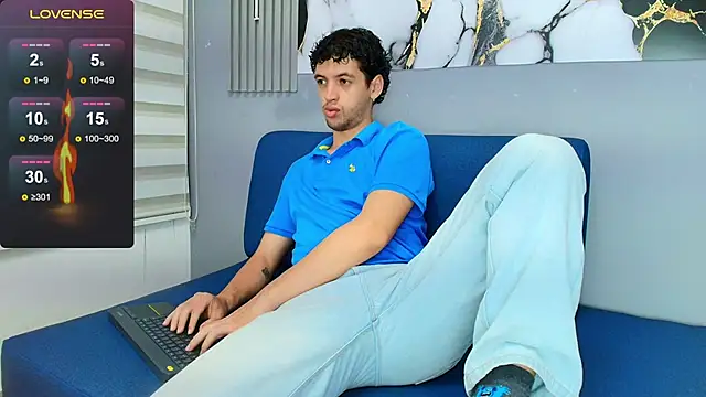 Snapshot of ISRAEL_GRAY chatting on 11.10.25 ISRAEL GRAY online show from 11.10.25