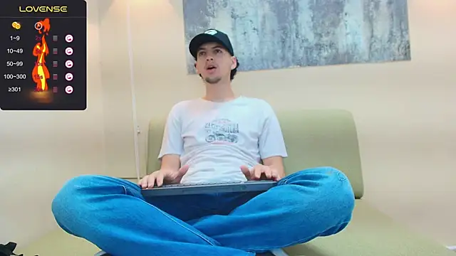 Snapshot of ISRAEL_GRAY chatting on 11.15.25 ISRAEL GRAY online show from 11.15.25