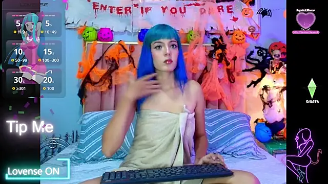 Snapshot of ElektraBlue chatting on 10.30.25 ElektraBlue online show from 10.30.25