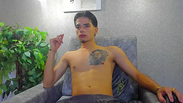 Snapshot of Axelwiliams chatting on 11.15.25 Axelwiliams online show from 11.15.25