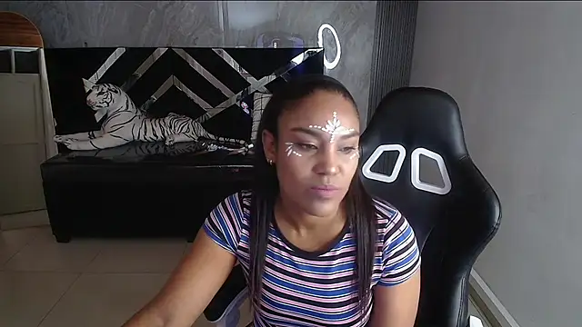 Snapshot of kamala_a chatting on 10.21.25 kamala a online show from 10.21.25