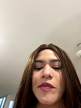 Snapshot of darklove14 chatting on 10.21.25 darklove14 online show from 10.21.25