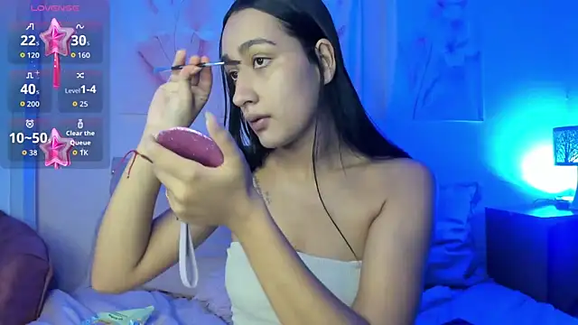 Snapshot of Nikolbrice chatting on 11.16.25 Nikolbrice online show from 11.16.25