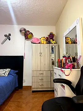 Snapshot of Miichii chatting on 10.08.25 Miichii online show from 10.08.25