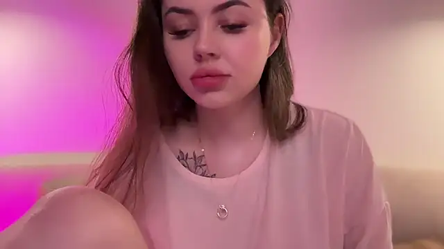 AlmaryKim online show from 11.06.25