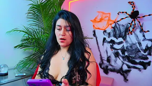 Snapshot of alejitasweet chatting on 10.15.25 alejitasweet online show from 10.15.25