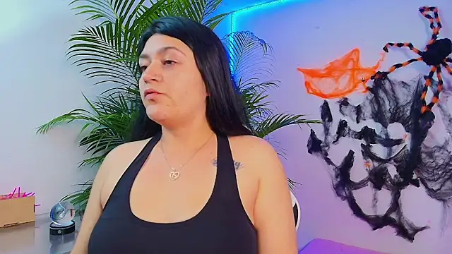 Snapshot of alejitasweet chatting on 10.19.25 alejitasweet online show from 10.19.25