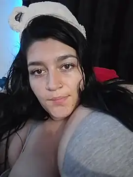 Snapshot of alejitasweet chatting on 10.27.25 alejitasweet online show from 10.27.25