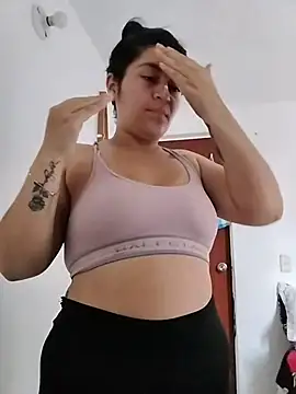 Snapshot of alejitasweet chatting on 11.01.25 alejitasweet online show from 11.01.25