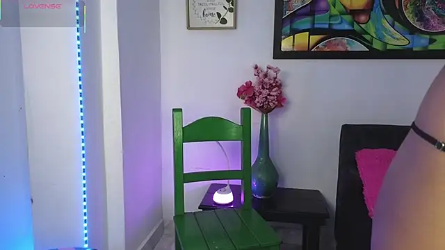 Snapshot of Cleohot999 chatting on 10.13.25 Cleohot999 online show from 10.13.25