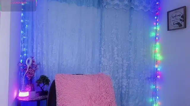 Snapshot of Cleohot999 chatting on 11.08.25 Cleohot999 online show from 11.08.25