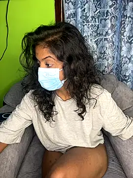 Snapshot of SukiyamaAsia chatting on 10.01.25 SukiyamaAsia online show from 10.01.25