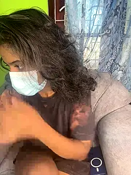 Snapshot of SukiyamaAsia chatting on 10.03.25 SukiyamaAsia online show from 10.03.25