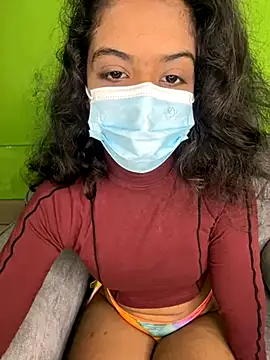 Snapshot of SukiyamaAsia chatting on 10.12.25 SukiyamaAsia online show from 10.12.25