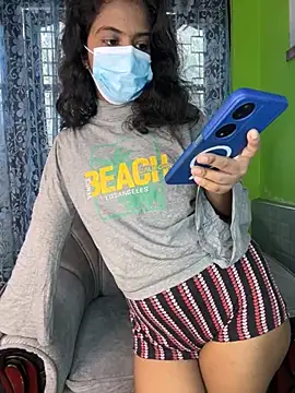 Snapshot of SukiyamaAsia chatting on 10.22.25 SukiyamaAsia online show from 10.22.25