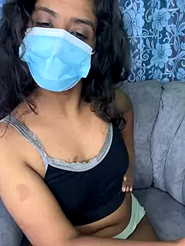 Snapshot of SukiyamaAsia chatting on 10.23.25 SukiyamaAsia online show from 10.23.25