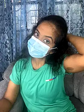 Snapshot of SukiyamaAsia chatting on 10.29.25 SukiyamaAsia online show from 10.29.25