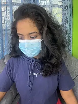 Snapshot of SukiyamaAsia chatting on 10.30.25 SukiyamaAsia online show from 10.30.25