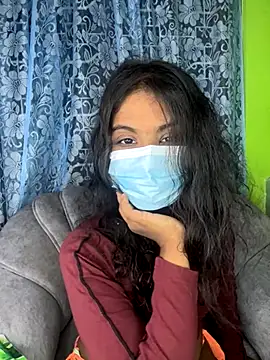 Snapshot of SukiyamaAsia chatting on 11.04.25 SukiyamaAsia online show from 11.04.25